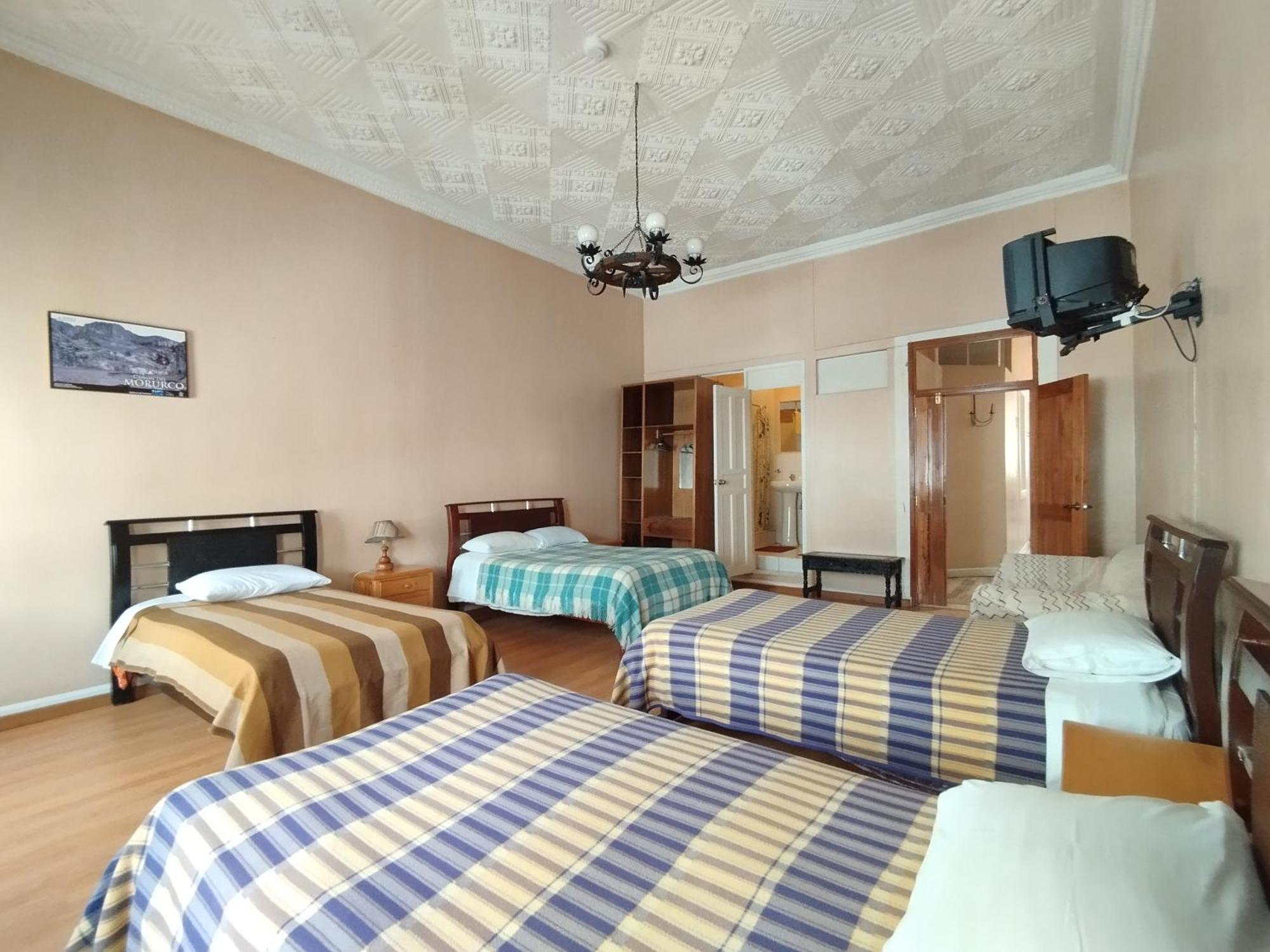 Great Location Bed And Breakfast Latacunga Bagian luar foto